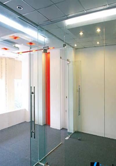 Cửa kính thủy lực 1 cánh 1 vách bên LCL